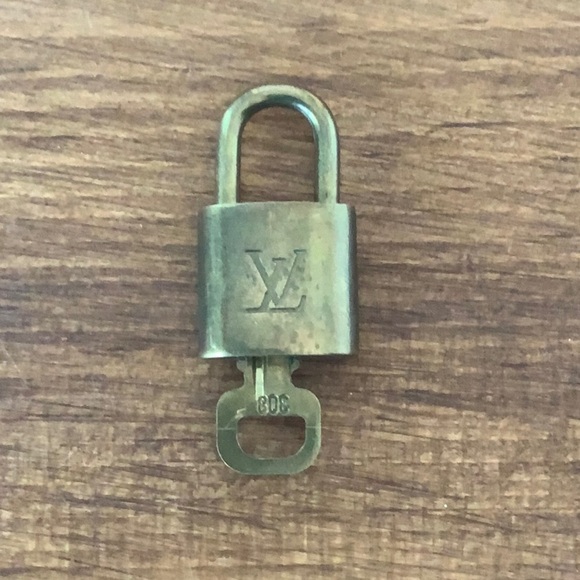 Louis Vuitton Brass '308' Padlock in Goldtone with Goldtone Key [a] - Picture 1 of 6
